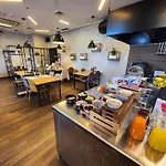 阿姆费提塔酒店 3*