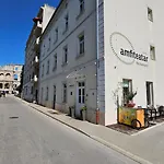 阿姆费提塔酒店