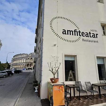 Amfiteatar فندق