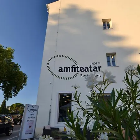 Amfiteatar فندق