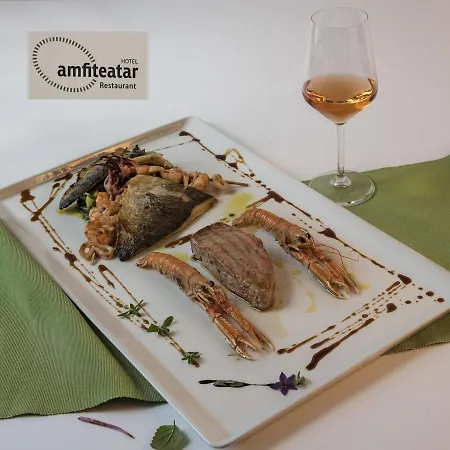 فندق Amfiteatar