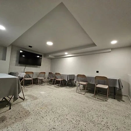 阿姆费提塔酒店 3*