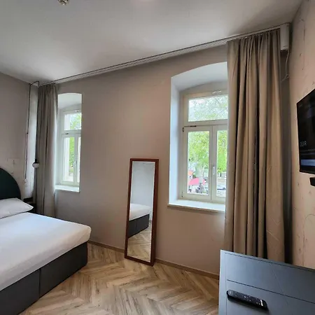 Otel Amfiteatar