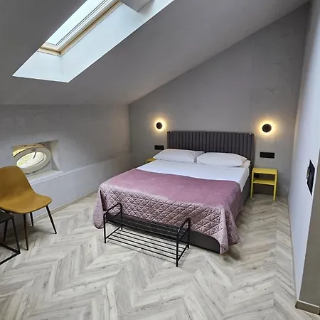 Hotel Amfiteatar 3*